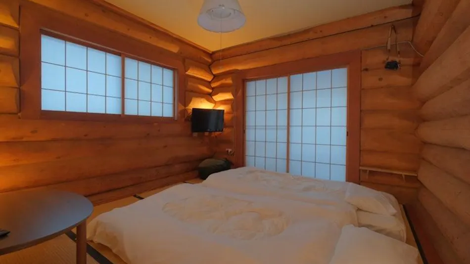 Private LOGCABIN CUE Iizuna