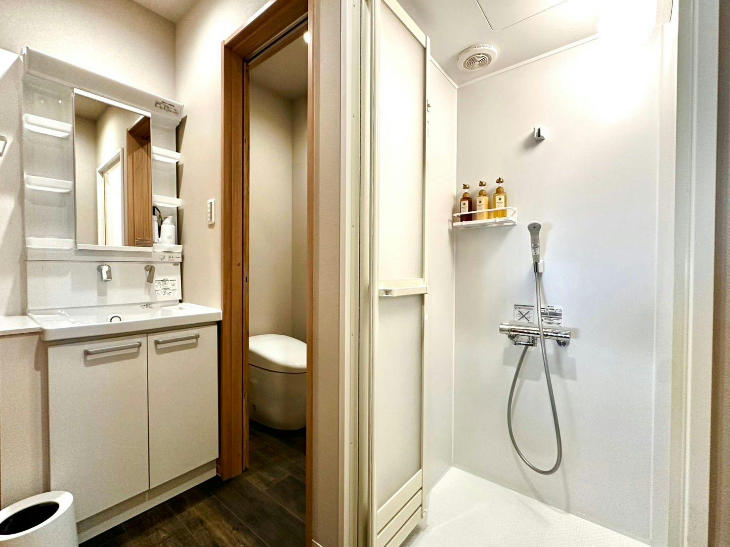 ห้องอาบน้ำ, ห้องสุขา, อ่างล้างหน้า