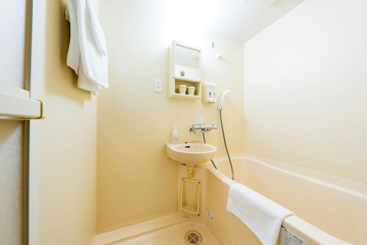 ห้องพักเตียงคู่พร้อมห้องน้ำในตัว