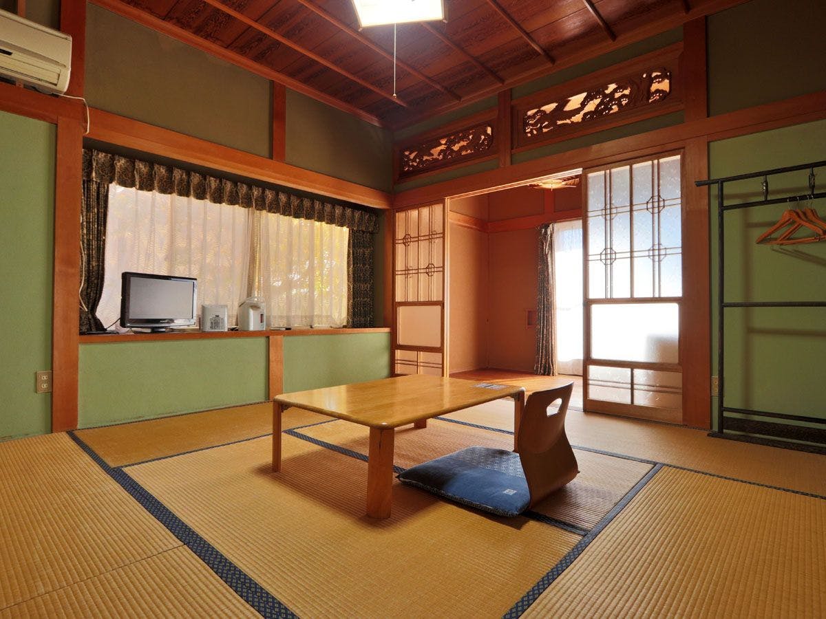 ห้องพักขนาด 8 เสื่อทาทามิ พร้อมระเบียงกว้างแบบเอนงาวะ