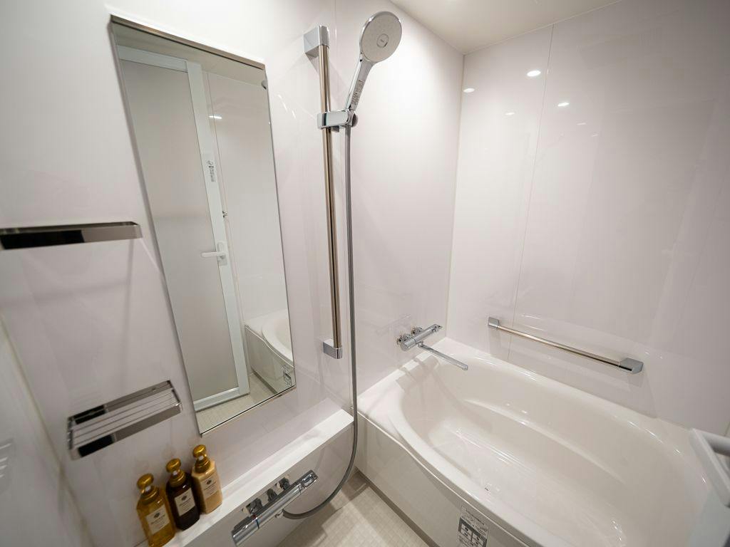 R Hotel Namba East