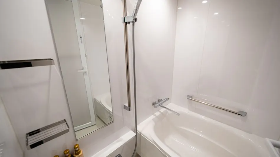 R Hotel Namba East