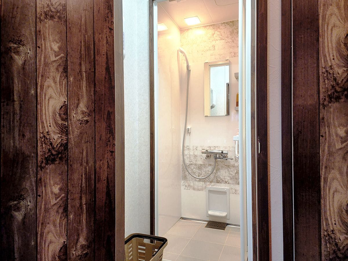 ห้องอาบน้ำเป็นระบบการจองทุก ๆ 30 นาที