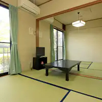 Đây là Phòng 9 chiếu tatami. Phòng tắm và nhà vệ sinh dùng chung.*
