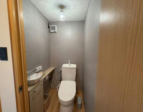 ・2カ所のトイレには温水洗浄便座を完備