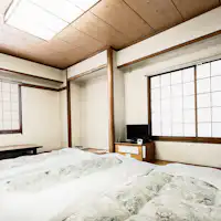Japanese-style room (futon bedding)