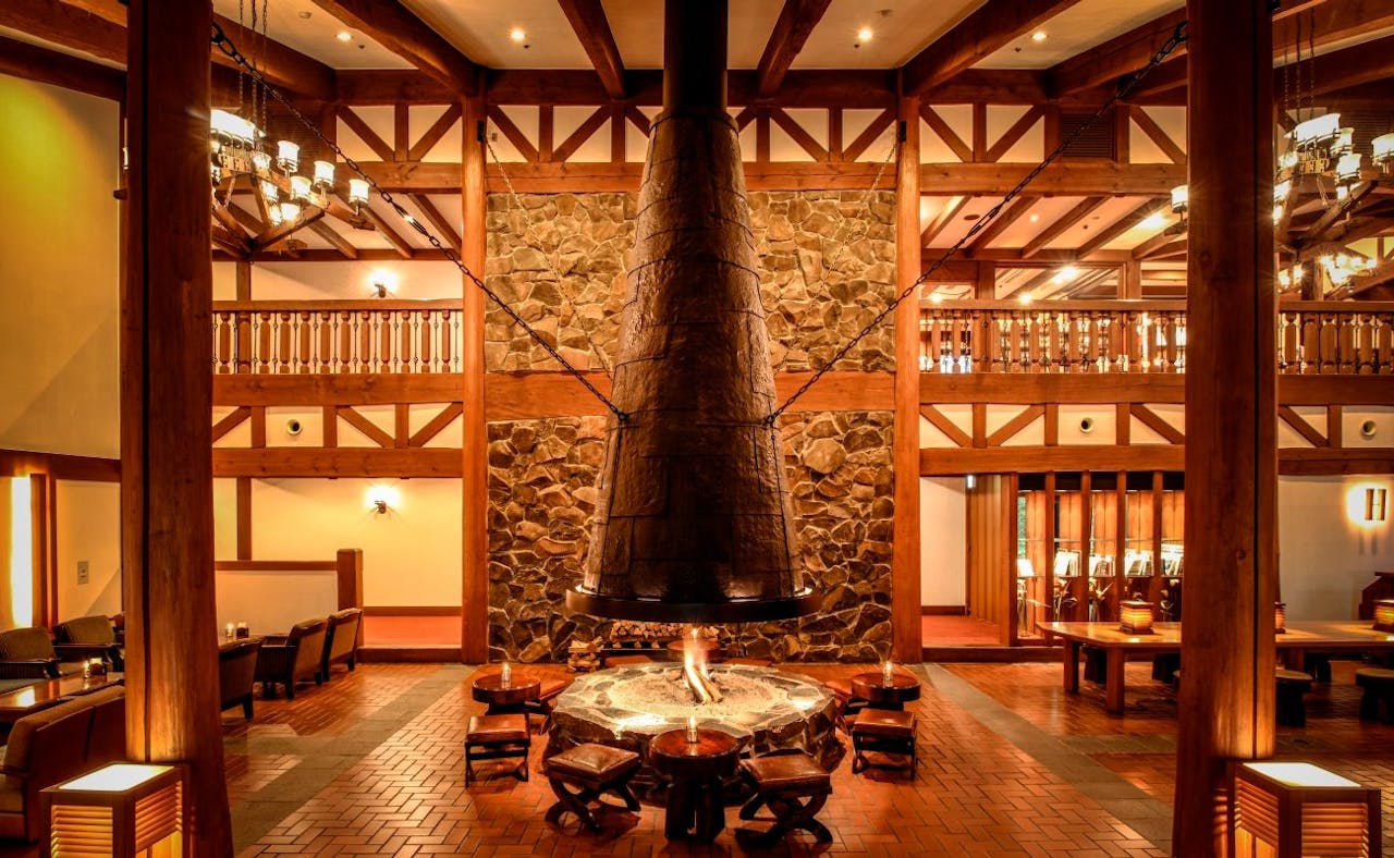 'Lobby Lounge Azalea'ラウンジ アゼリア