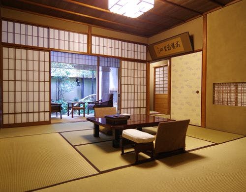 本館8帖＋控えの間