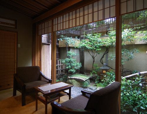 本館8帖＋控えの間