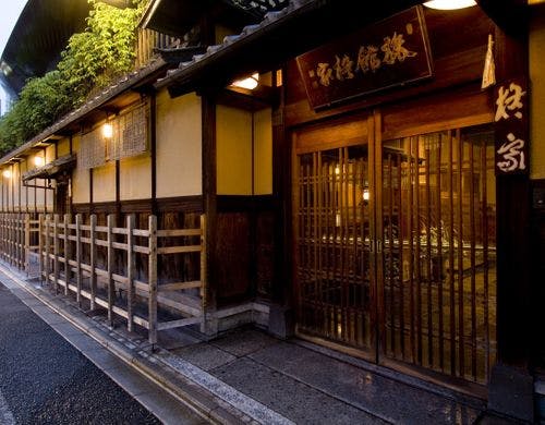 外観　夕景イメージ