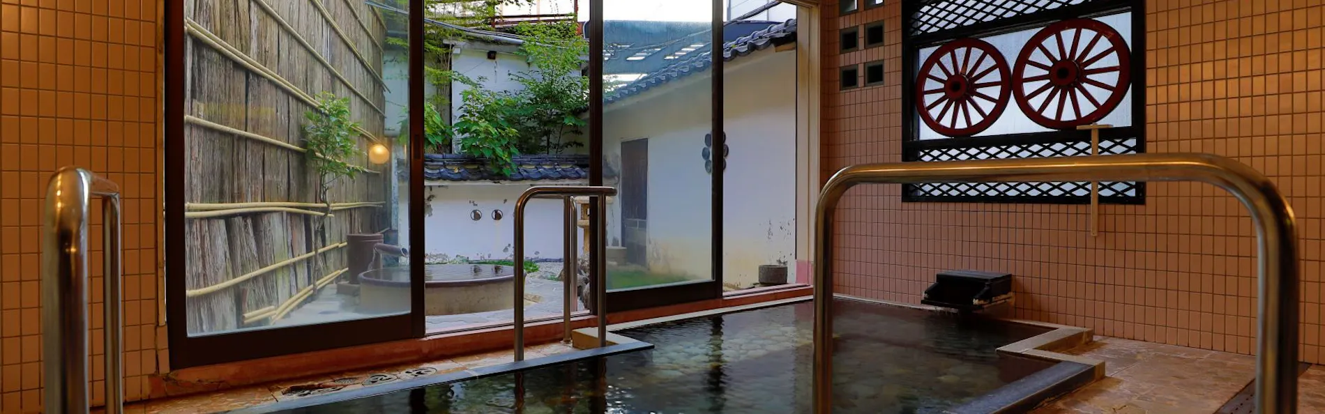 坂聖・玉樟園(旧:玉樟園新井)