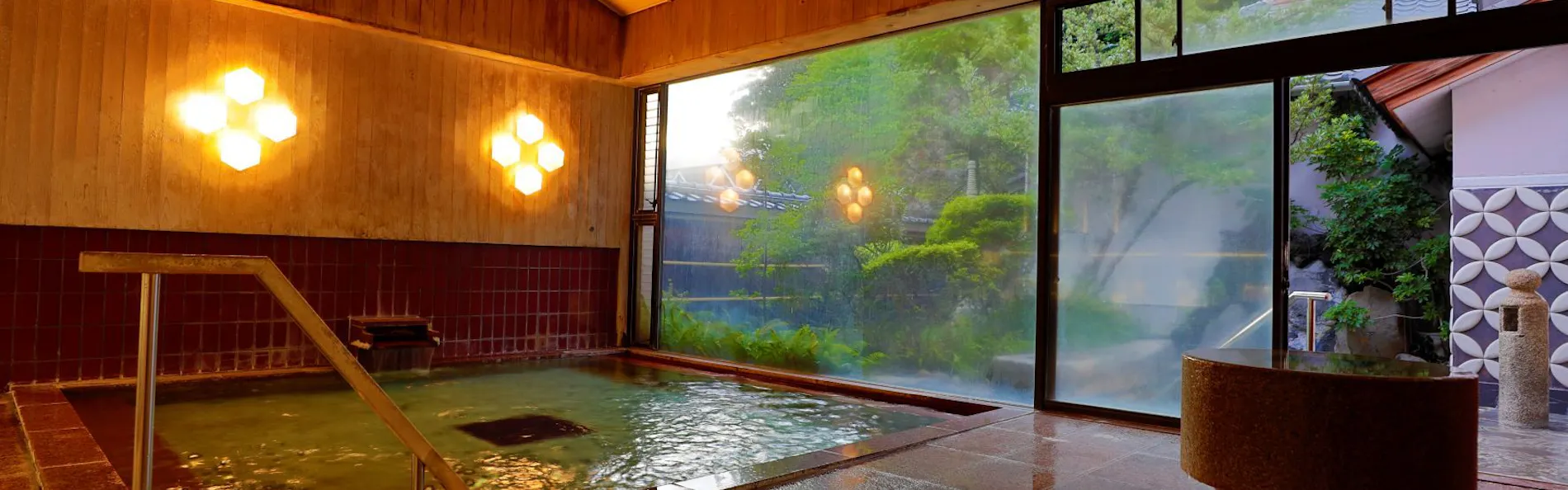 坂聖・玉樟園(旧:玉樟園新井)