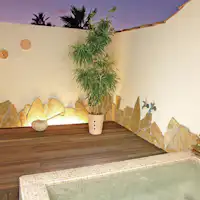 黃昏降臨時。私人露天溫泉。