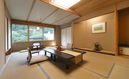 【夕食：基本コース】ご宿泊者限定3つの特典付　北海道の時季を彩る　旬の会席「栞～しおり」