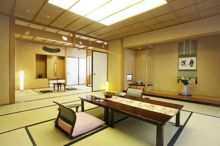 【最上階 和室二間‐和み】12.5畳＋6畳＋檜風呂のサムネイル画像