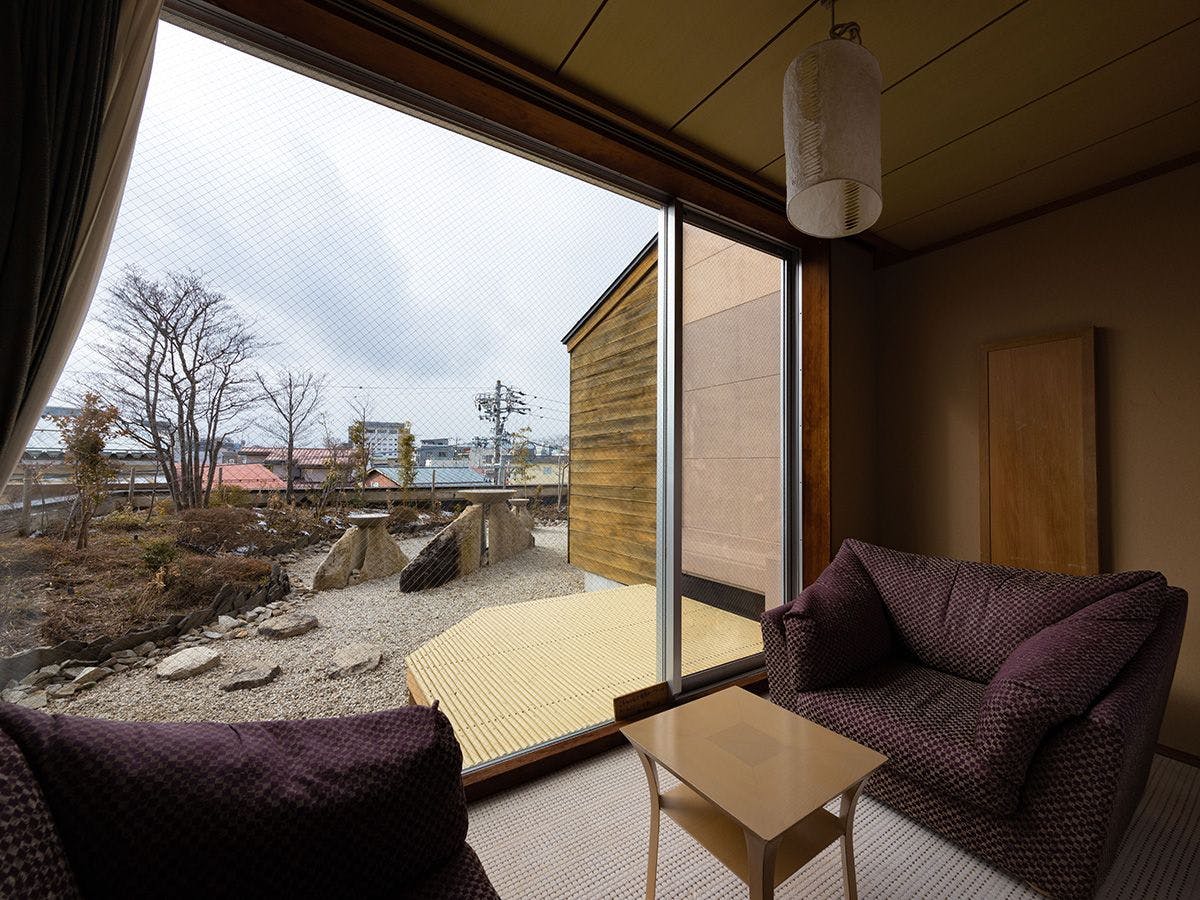 本陣平野屋　花兆庵