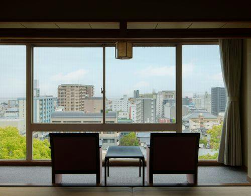 本館／上層階 和室10畳　客室一例