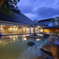 Pemandian besar Kusunoki seluas 265 tatami.