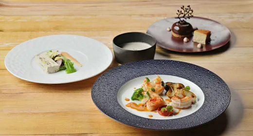 เพลิดเพลินกับเกียวโตแบบสบาย ๆ ด้วยคอร์สดินเนอร์มื้อเย็น! (รวมอาหารเย็นและอาหารเช้า)