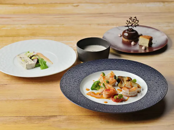 เพลิดเพลินกับเกียวโตแบบสบาย ๆ ด้วยคอร์สดินเนอร์มื้อเย็น! (รวมอาหารเย็นและอาหารเช้า)