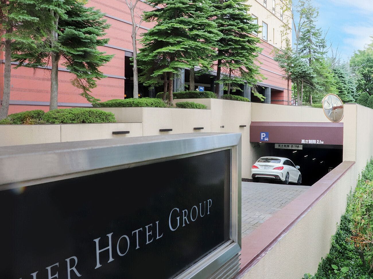 ที่จอดรถใต้ดิน