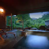 *ช่วงเวลาแห่งความหรูหราในอ่างอาบน้ำกลางแจ้งส่วนตัว