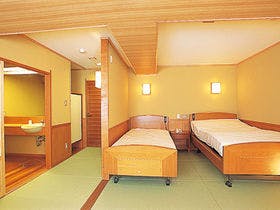 夫婦岩前 大石屋