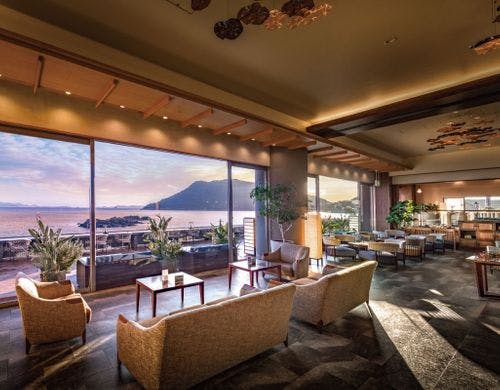 【ロビー】当館自慢270度のランドスケープ