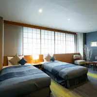 Kamar bergaya Jepang-Barat yang memberikan nuansa elegan Jepang.