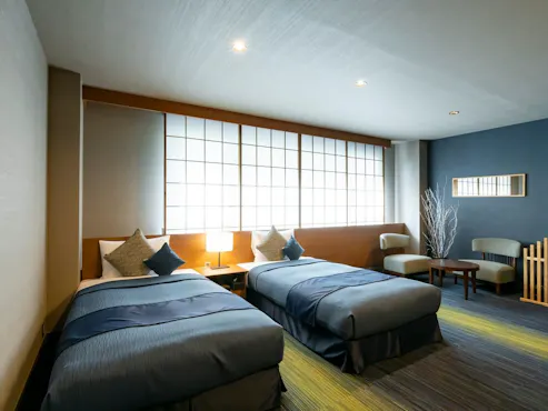 Kamar bergaya Jepang-Barat yang memberikan nuansa elegan Jepang.