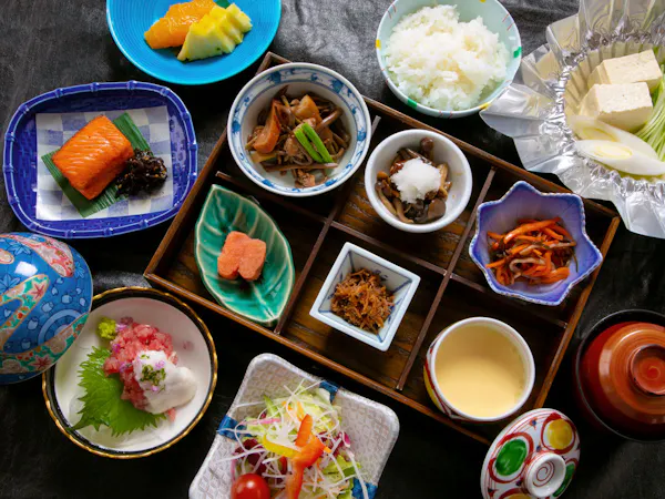 【一泊朝食プラン】~身体に染みわたる、優しい味。~ 旬の魚や野菜で仕立てた「料理長自慢の朝ごはん」