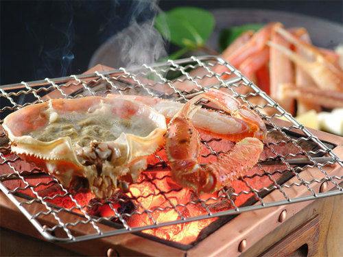 香ばしさ漂う“焼がに”