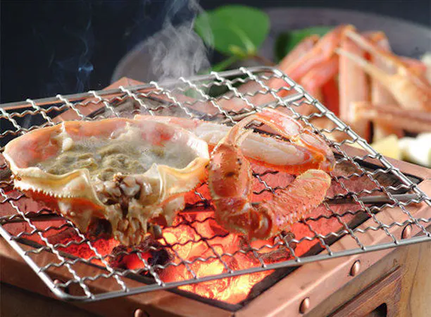 香ばしさ漂う“焼がに”