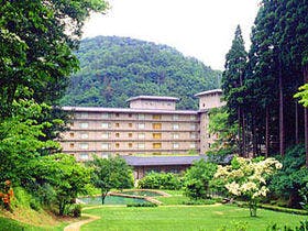 家族でゆっくりできる、おすすめの城崎温泉の旅館を教えて！