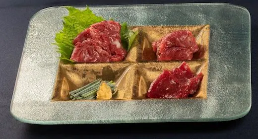【くまもと応援】夕朝食付プラン【熊本県産馬刺し付】【旬の特別一品付”四王寺会席”】