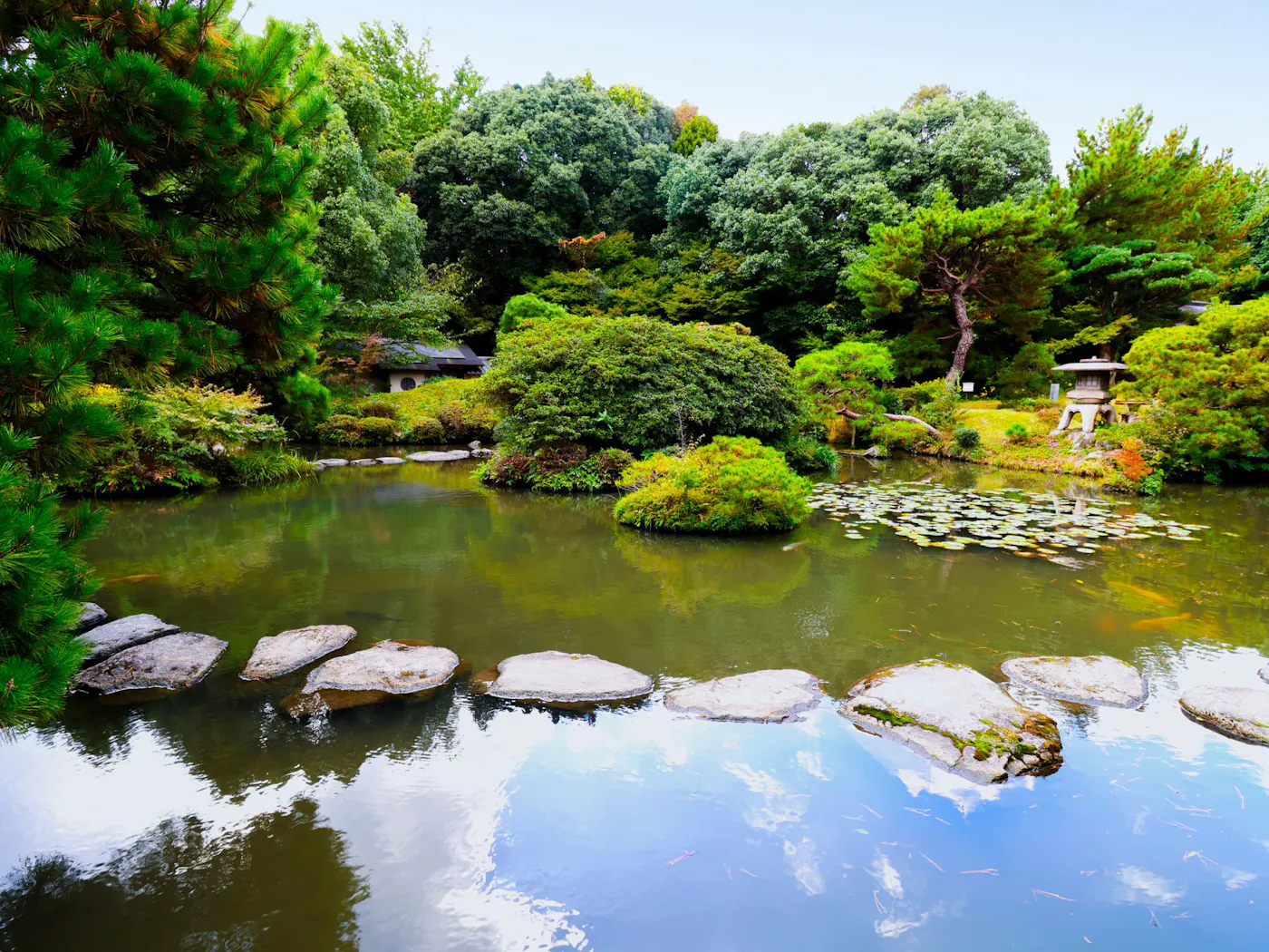 大丸別荘：日本庭園の池