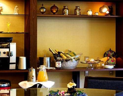 露天風呂付き客室のお客様専用ラウンジ季