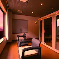 Kamar Gaya Jepang dan Barat dengan Sauna & Lounge Santai