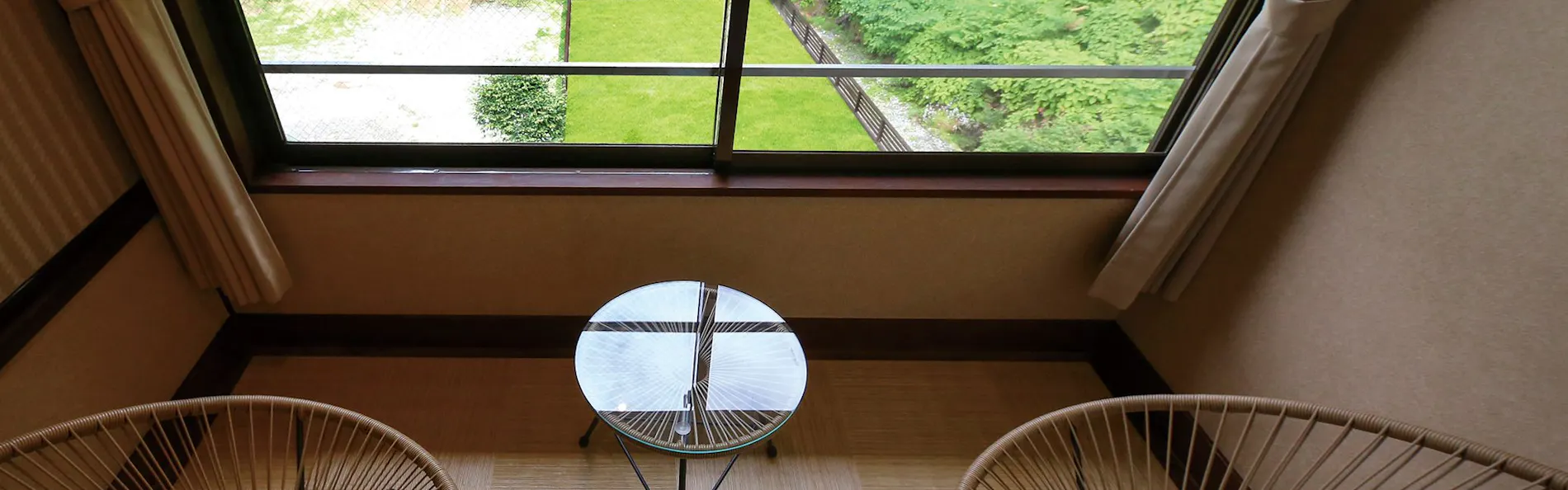 山野草の宿 二人静