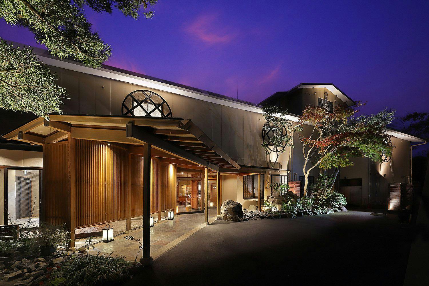 【外観】桂川のほとり 瑞の里〇久旅館