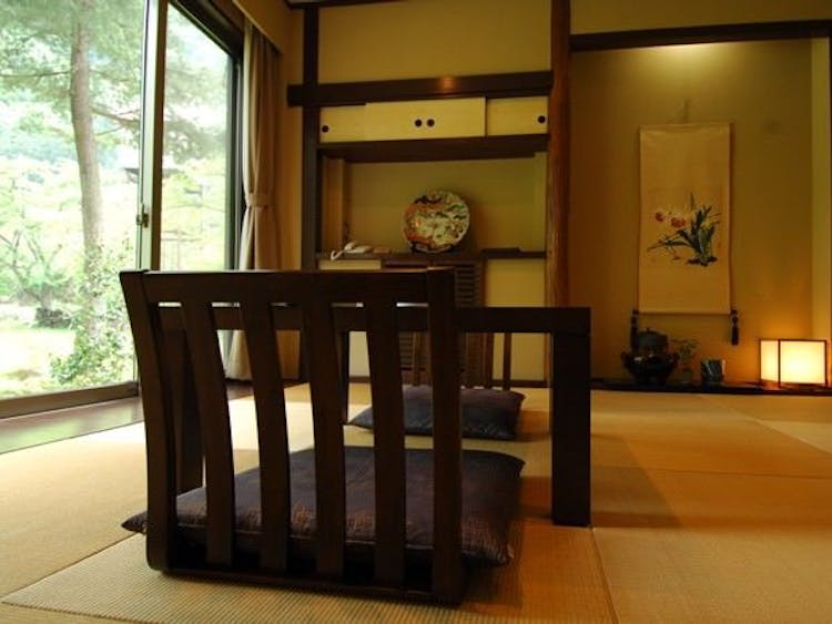 「あずま」：茶室風和室（8帖）～洗練された和の空間～のサムネイル画像