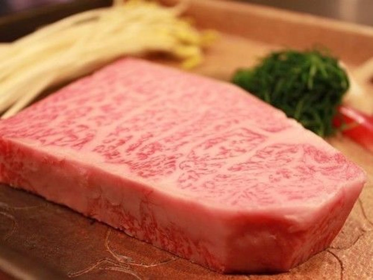 【米沢牛最高級サーロインステーキ】