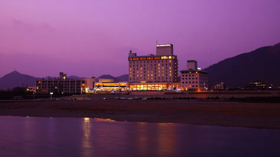 Nagaragawa Onsen Gifu Grand Hotel