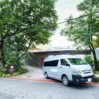 無料シャトルサービス