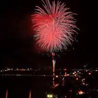 Pertunjukan Bunga Api Musim Panas pada 15 Ogos