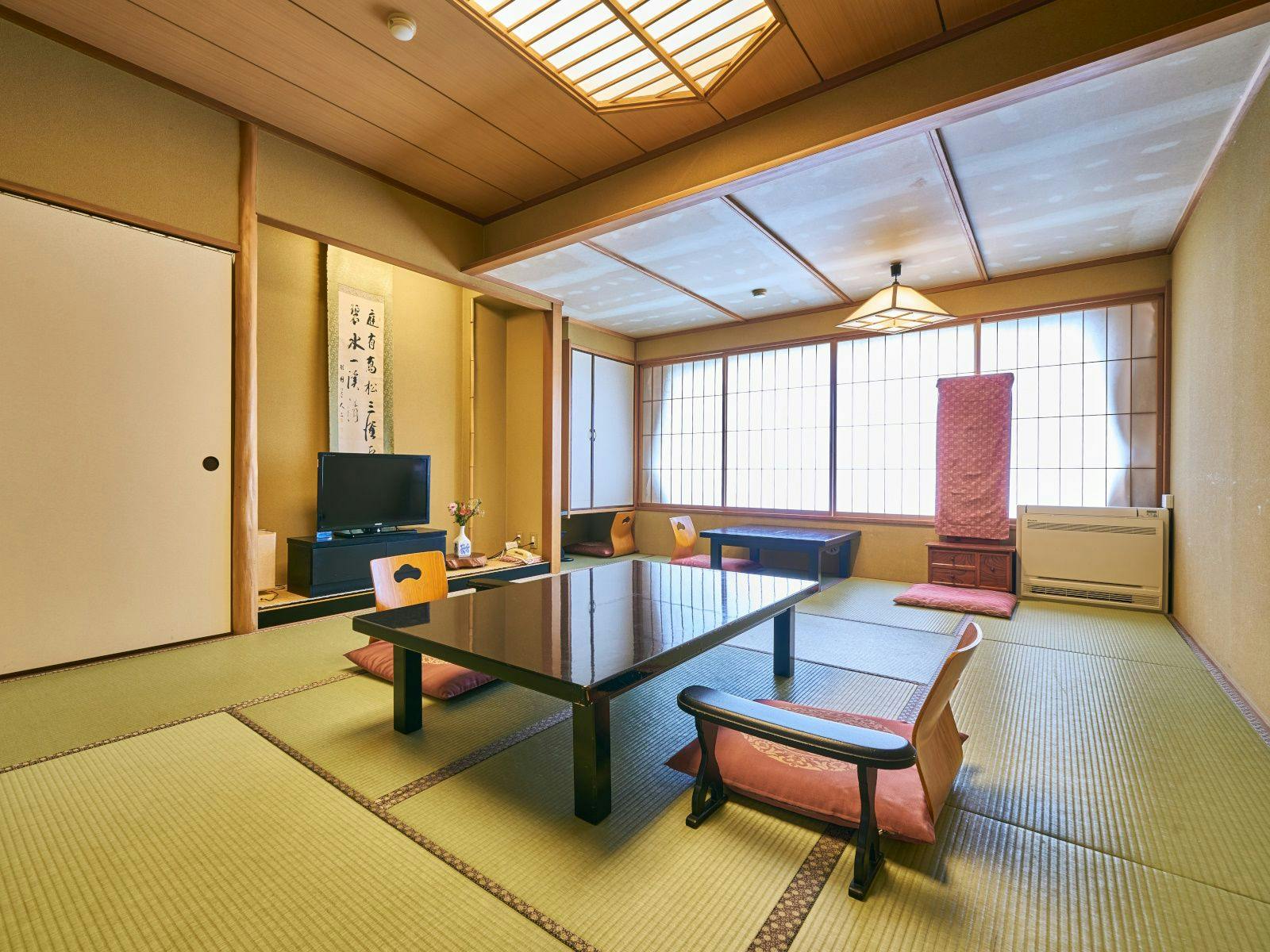 Bilik di 鹿門亭 / Satu contoh