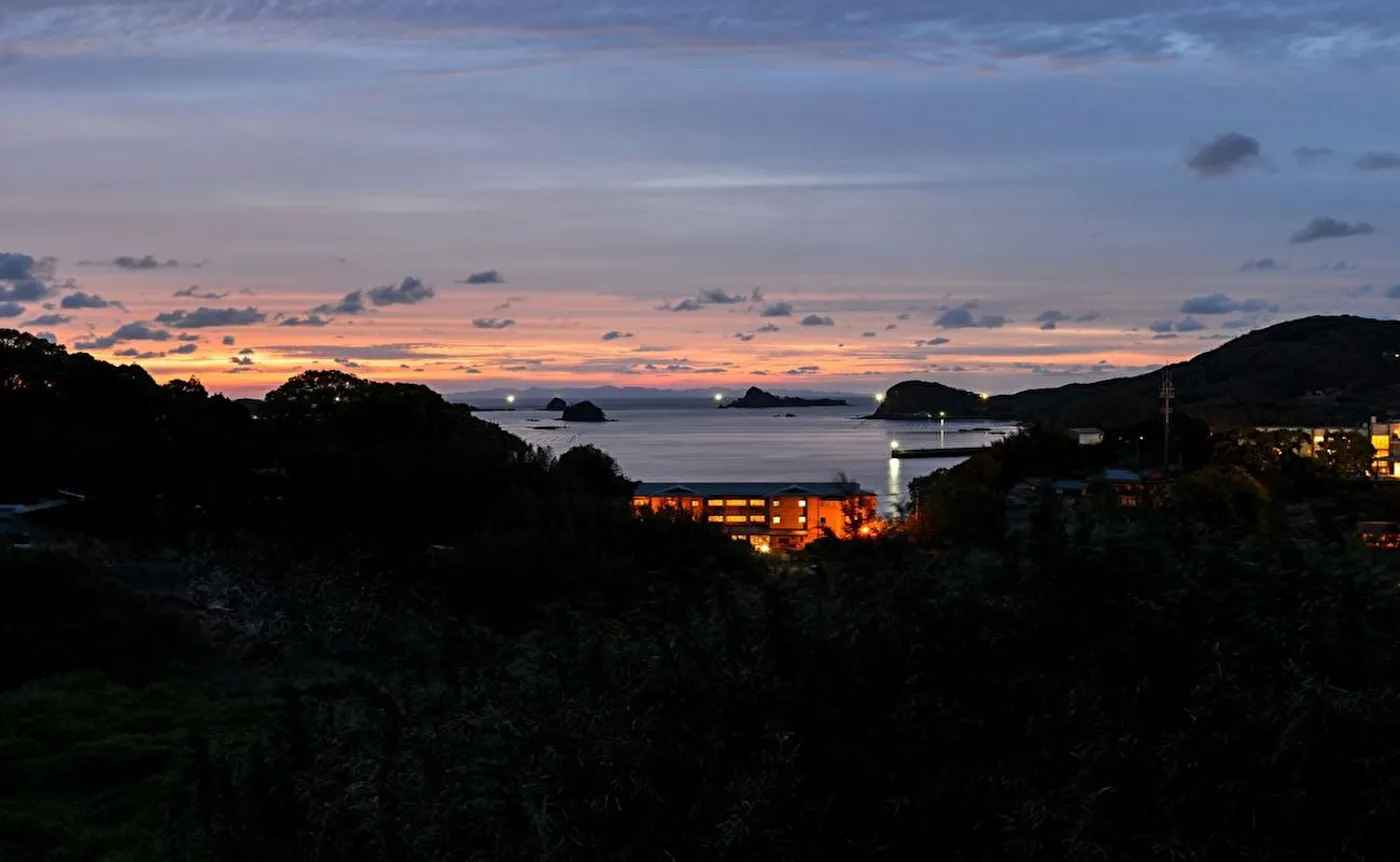 壱岐リトリート 海里村上:夕暮れの湯本湾