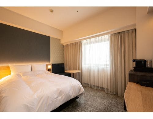 ダブル<BR>22平米<BR>ベッド幅140センチ