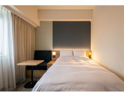 ダブル<BR>22平米<BR>ベッド幅140センチ