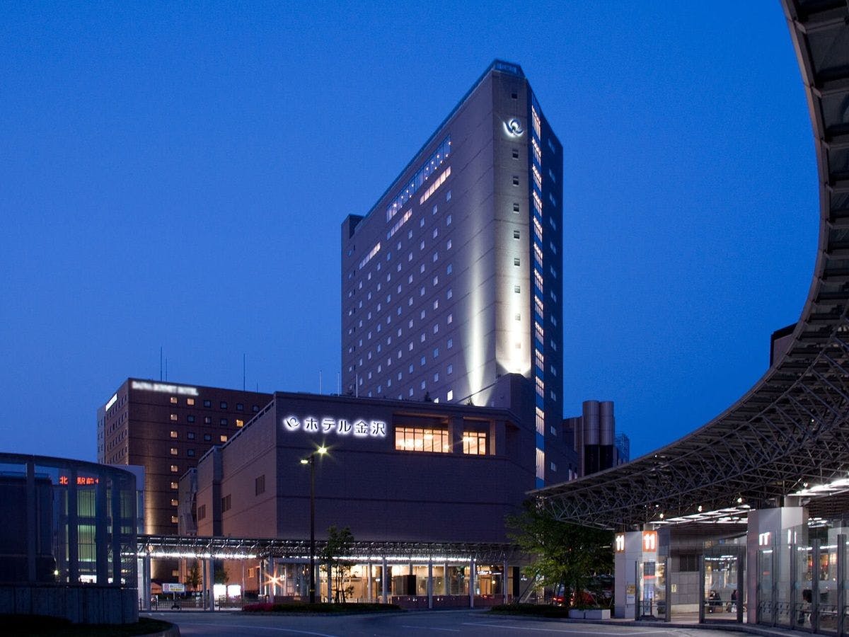 金沢駅東口から徒歩1分